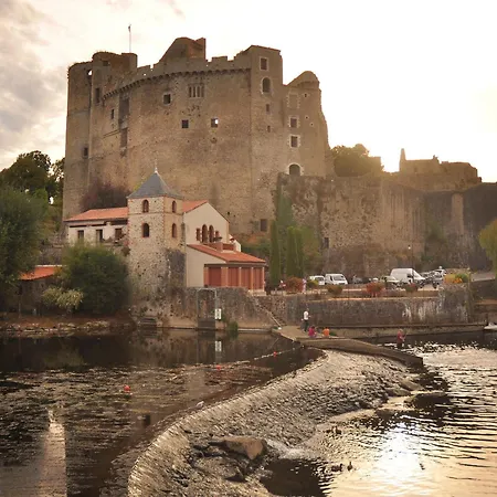 Renove Avec Terrasse Et Jardin A Clisson, Proche Gare, Commerces, Restaurants Et Vignoble Nantais - Fr-1-306-900 別荘 *