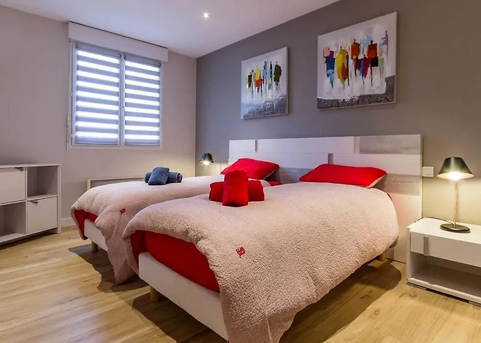 Renove Avec Terrasse Et Jardin A Clisson, Proche Gare, Commerces, Restaurants Et Vignoble Nantais - Fr-1-306-900 *